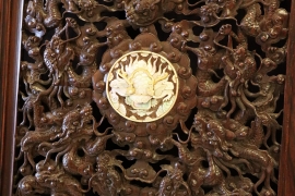 Tủ Thờ Khảm Nổi, Chạm Tứ Linh - Trân Phẩm Hàng Hiếm của Nghệ Nhân Sứ Huế