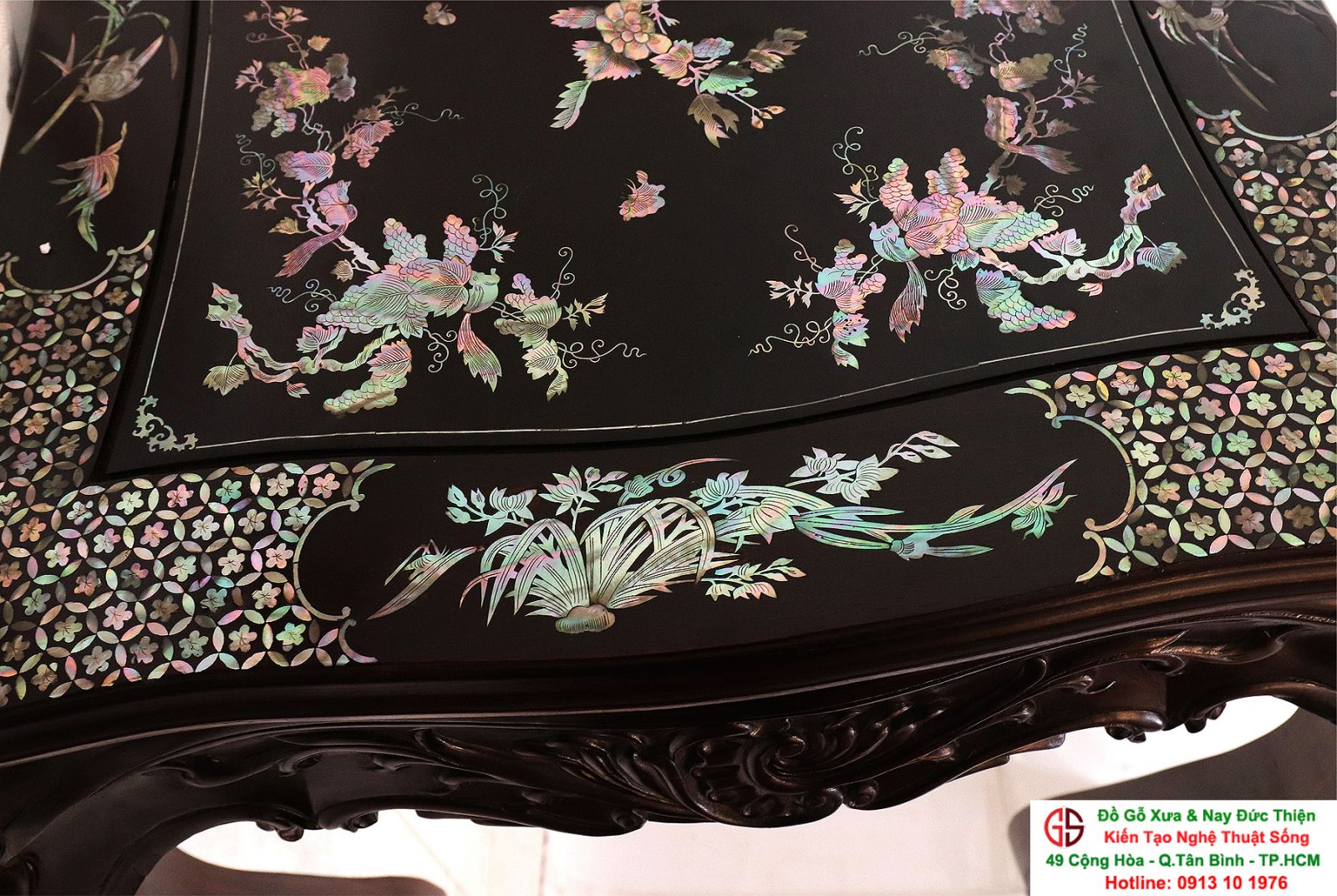bàn ghế nhà xưa.