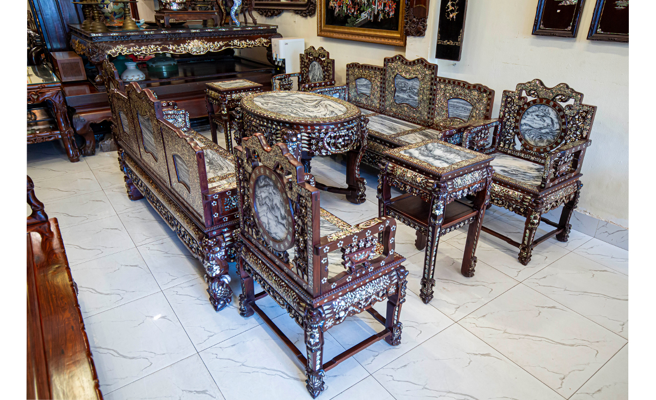 Cửa hàng  mua bán đồ cổ