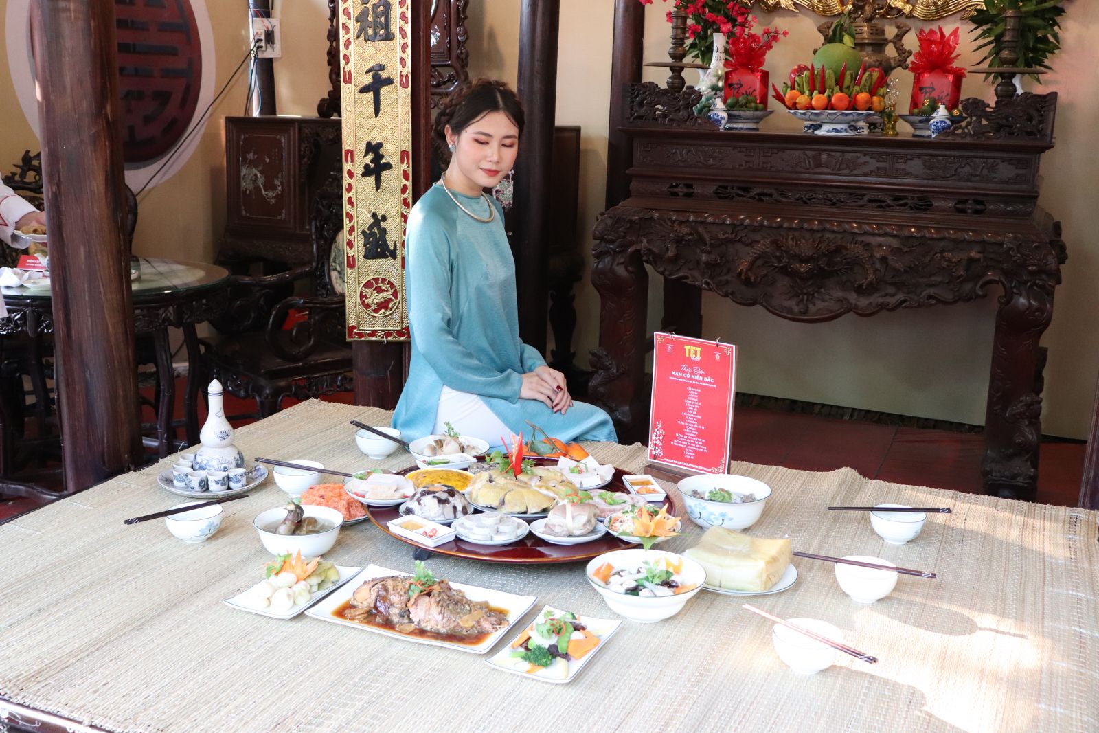 cho thuê bàn ghế cổ