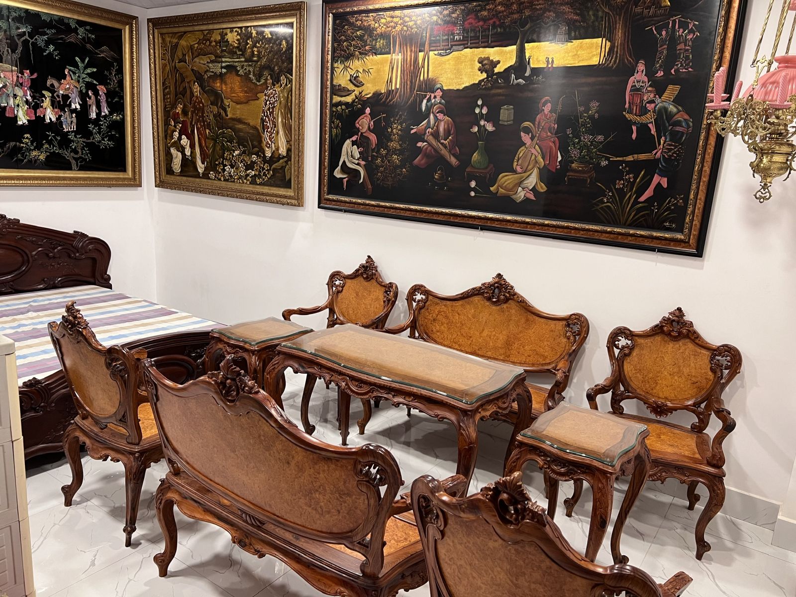 cửa hàng đồ gỗ đẹp tại sài gòn